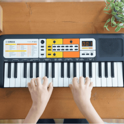 Yamaha PSS-E30 Tastiera Portatile Mini Keybord 37 | Idea Music Store